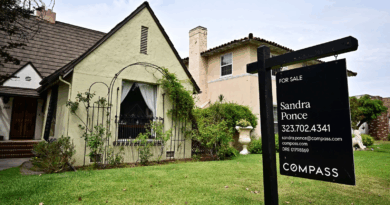 Photo of a house for sale, used in an NPR article about mortgage rates dropping below 6.5%.