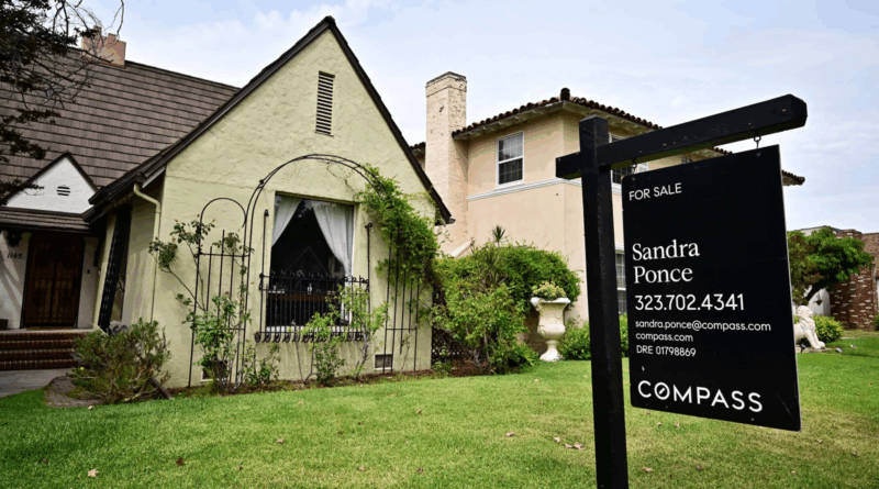 Photo of a house for sale, used in an NPR article about mortgage rates dropping below 6.5%.