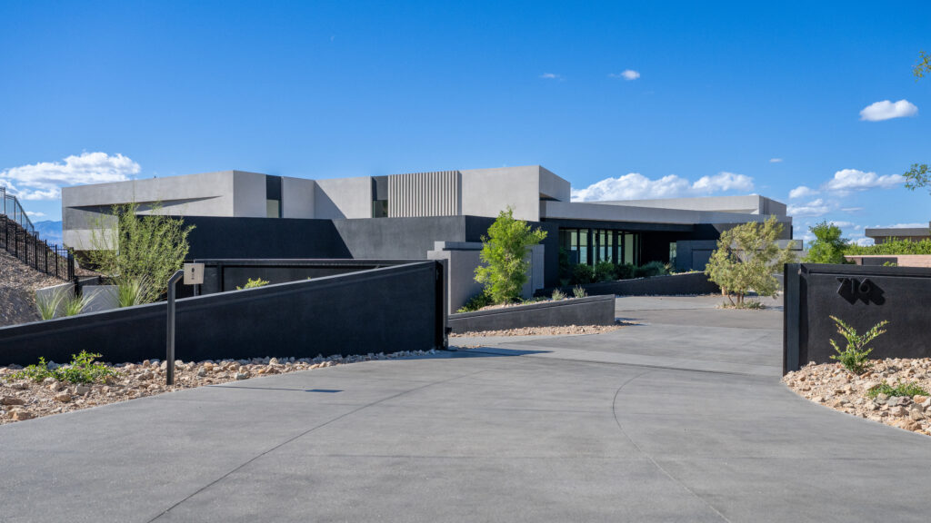 Blue Heron Redefines Building in Vegas