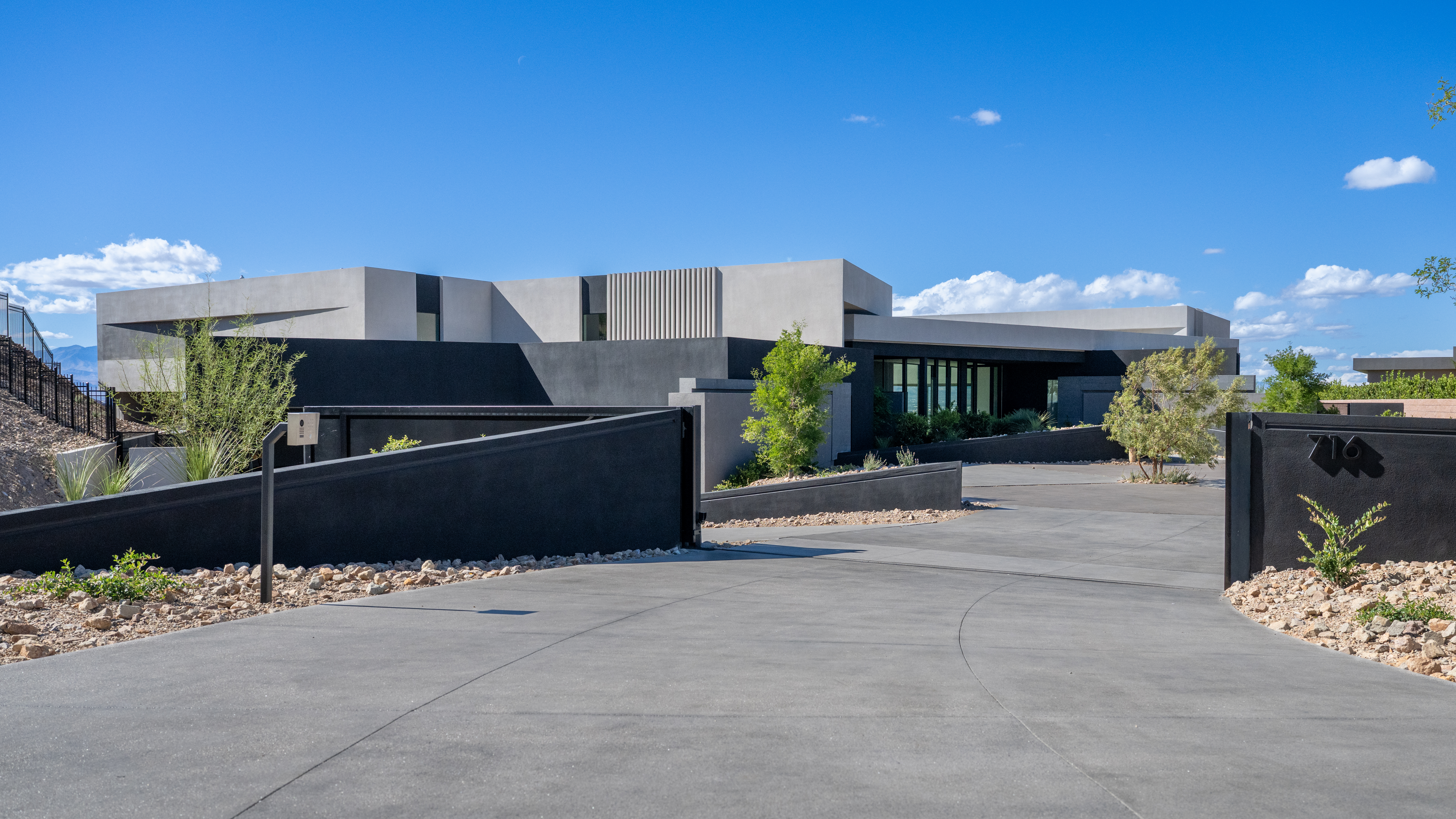 Blue Heron Redefines Building in Vegas