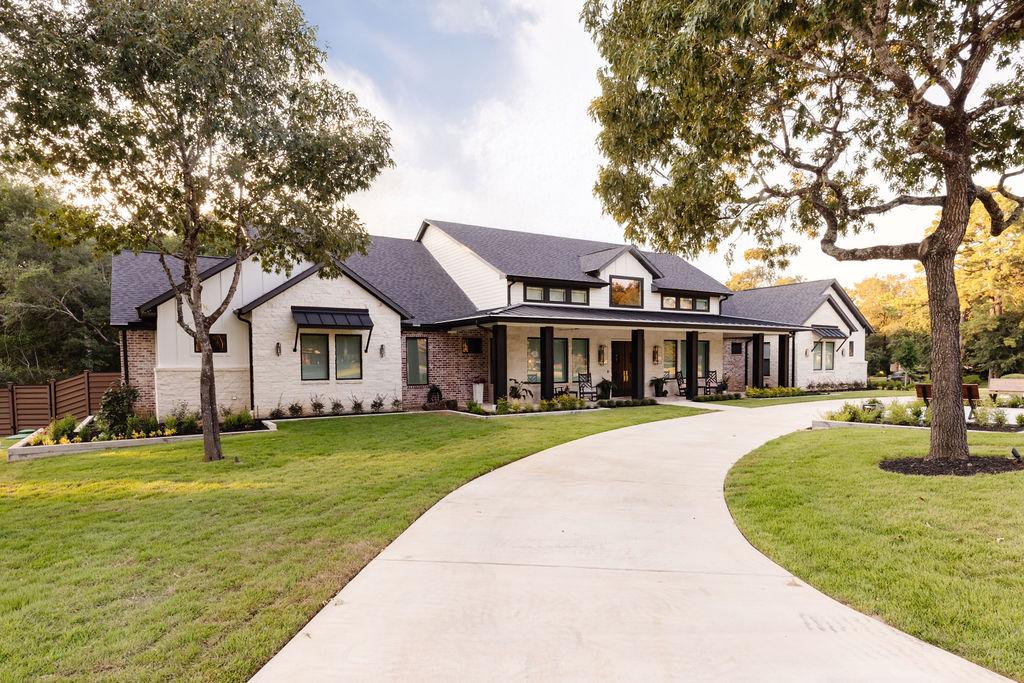 A Masterclass in Bespoke Texan Building