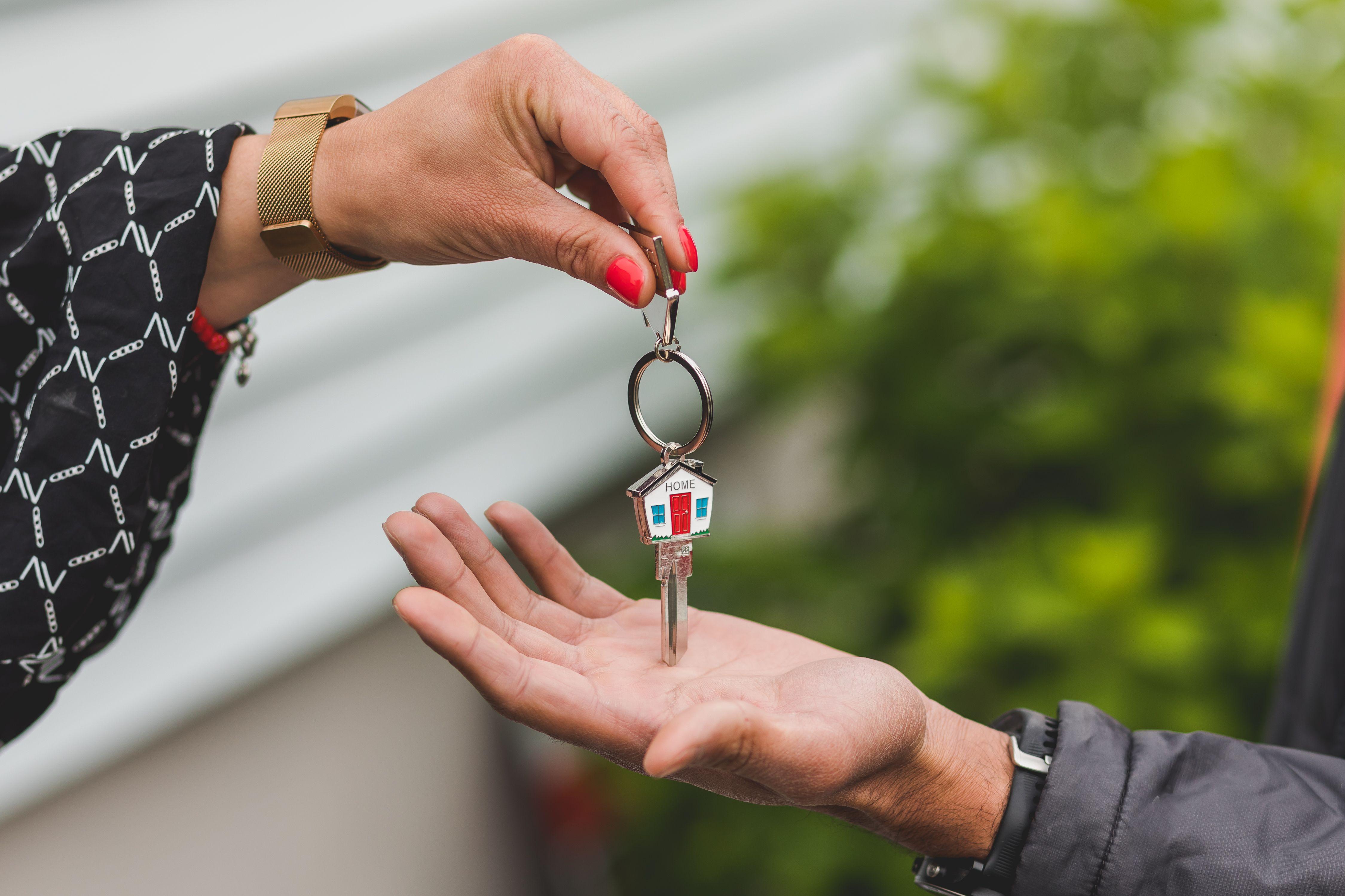 New home sales edge higher