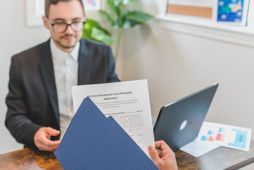 Mortgage applications decline in August