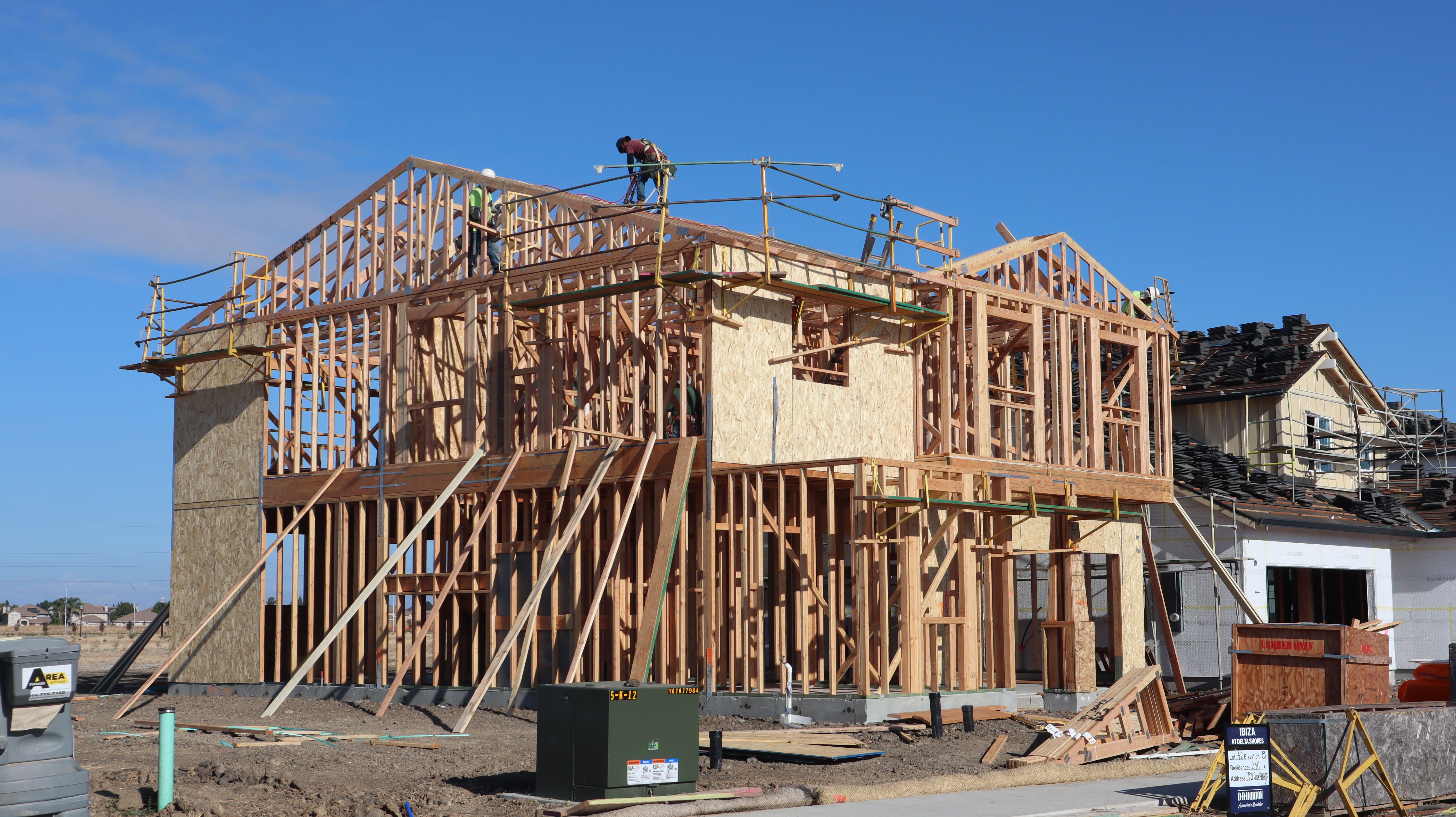 Single-family housing starts exceed estimate